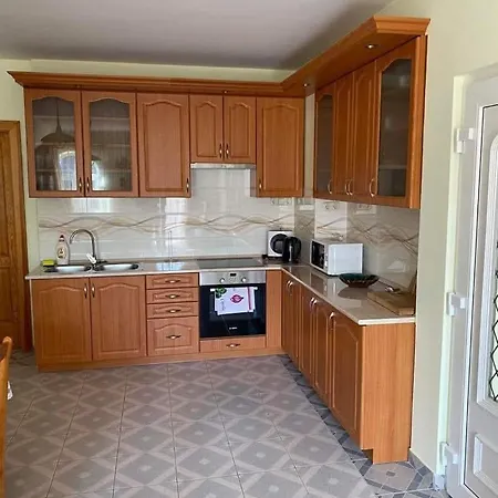 Apartman Marika 2 *