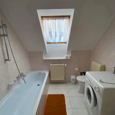 Marika 2 Apartman *